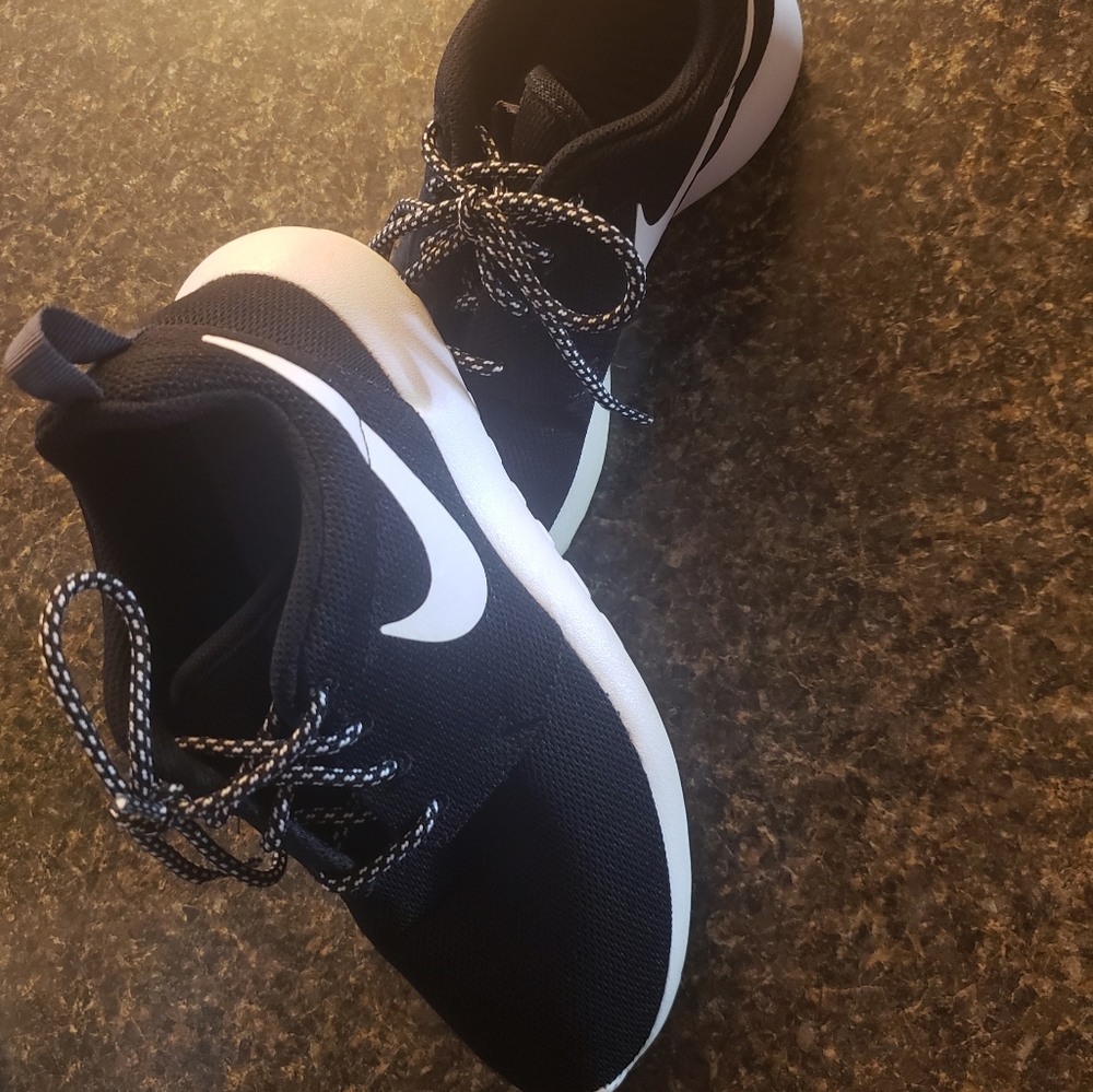 Tennis Shoes